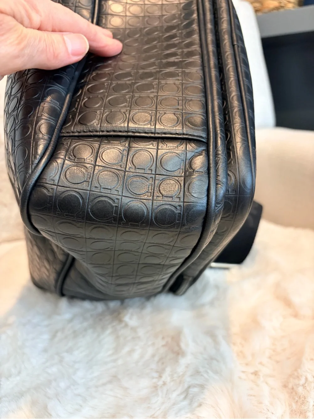 Salvatore Ferragamo Large Gancini Black Leather Messenger Crossbody Bag - Picture 9 of 14
